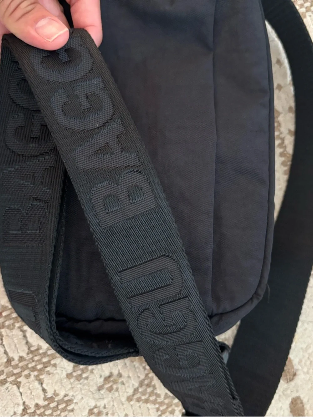 Baggu Crossbody - Picture 4 of 4